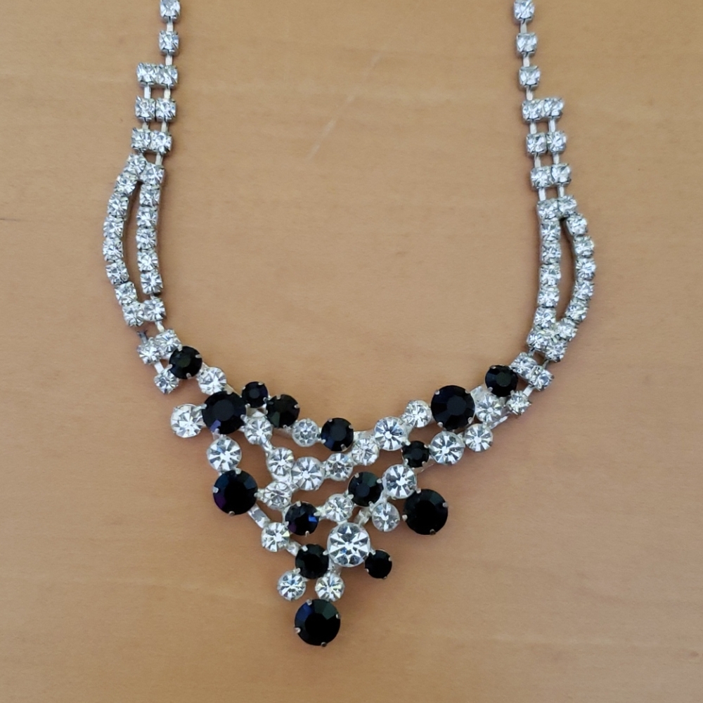 Necklaces - Picture 5 of 5